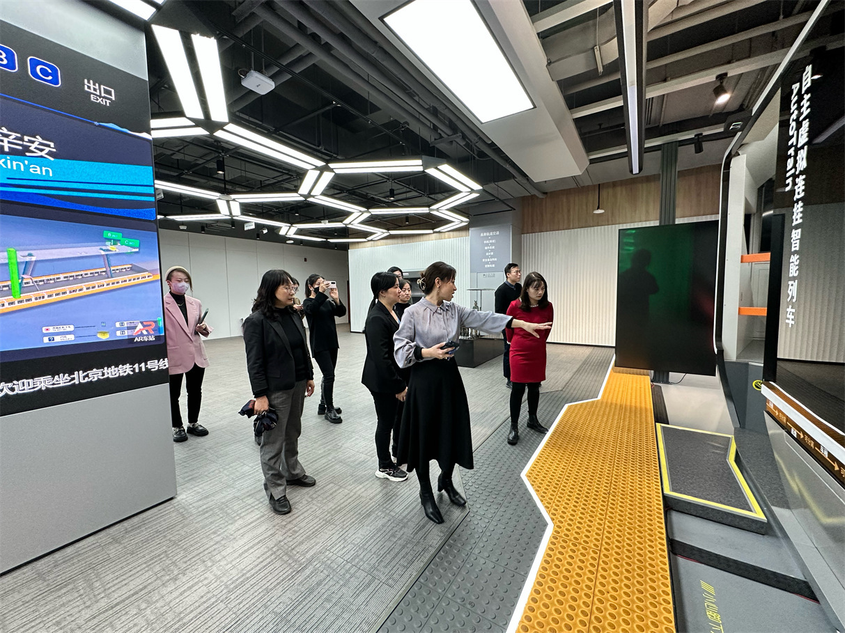 7e31133d-f713-477e-8aa6-0db66d2a3958 203.jpg